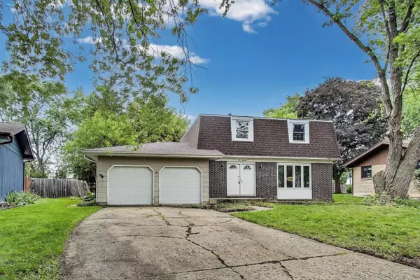 Lindenhurst, IL 60046,418 Surrey LN