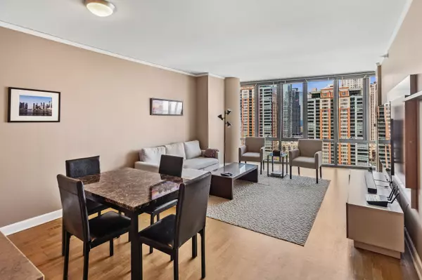 Chicago, IL 60601,450 E Waterside DR #1810