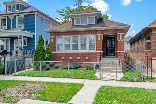 11402 S Calumet AVE, Chicago, IL 60628