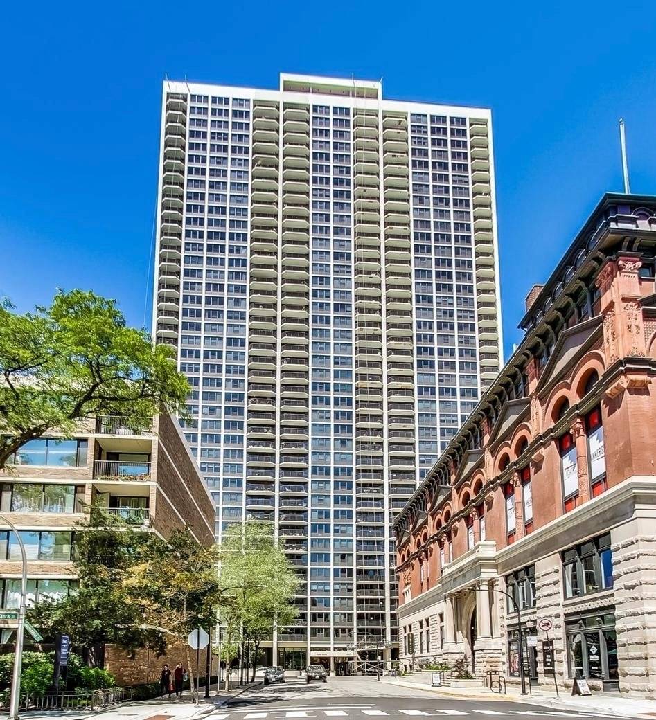 1560 N Sandburg TER #4301-4303, Chicago, IL 60610