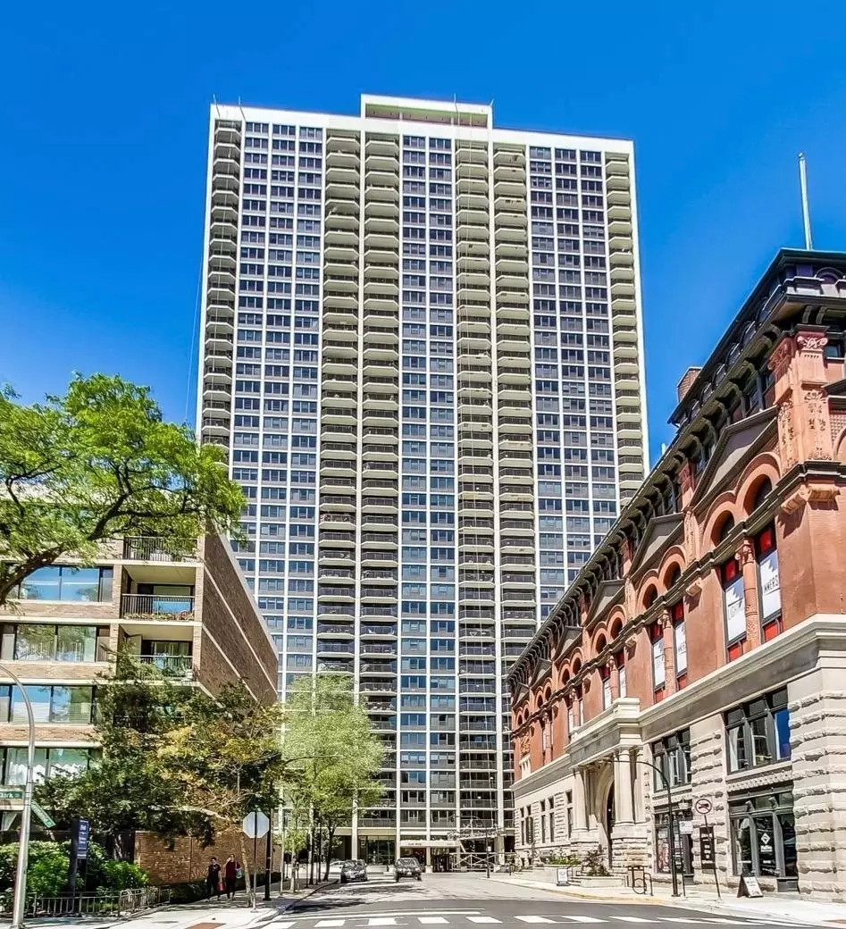 Chicago, IL 60610,1560 N Sandburg TER #4301-4303