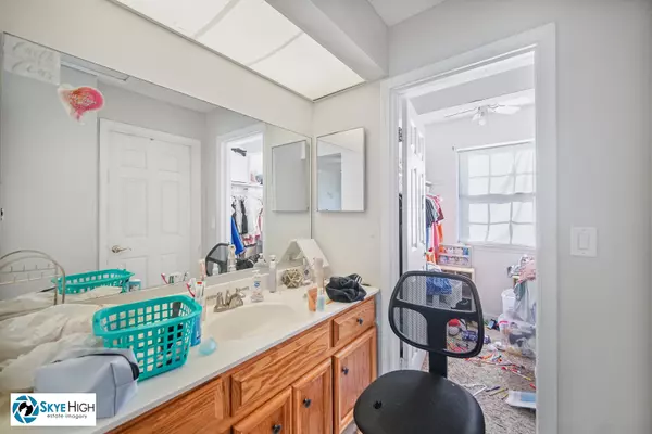 Carol Stream, IL 60188,505 Nebraska CIR
