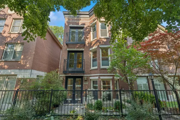 1725 N FREMONT ST, Chicago, IL 60614