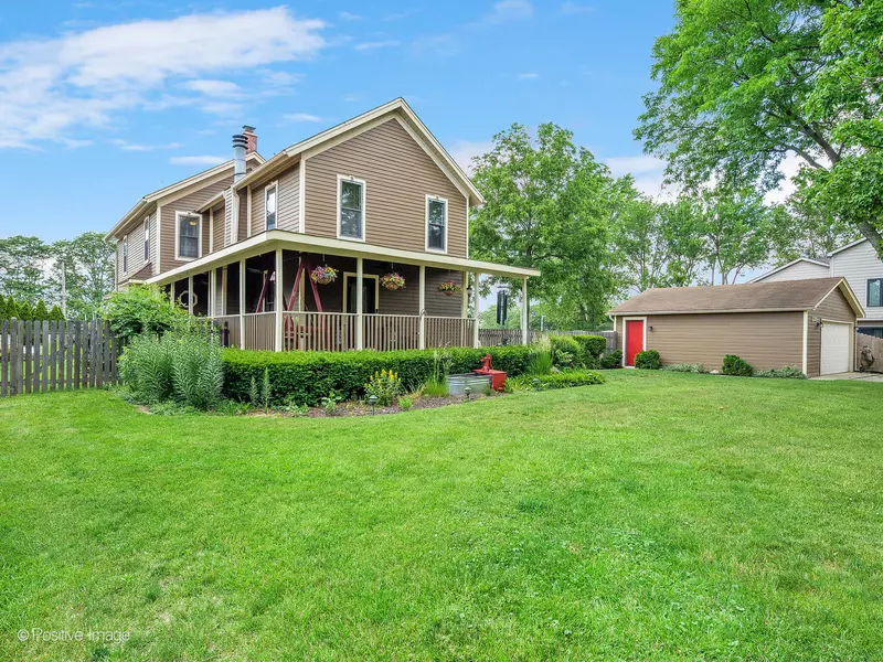 6208 Meyer RD, Woodridge, IL 60517