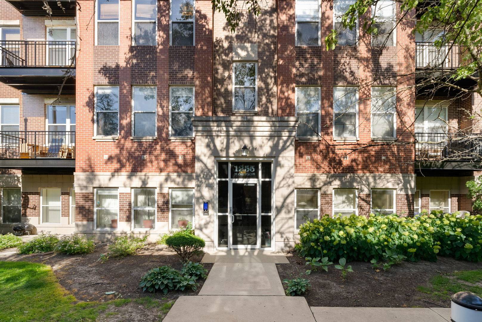 1255 N Orleans CT #1104, Chicago, IL 60610