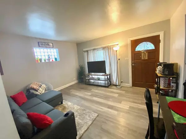 Schiller Park, IL 60176,4439 Grace ST