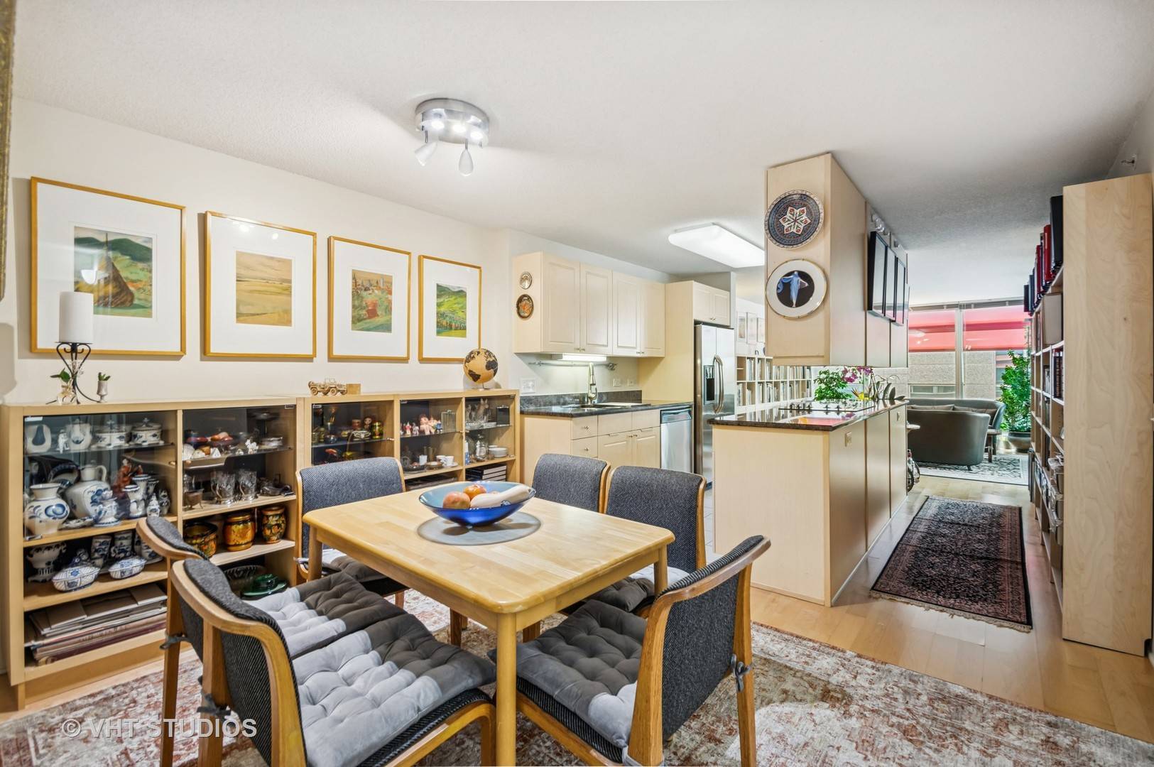 Evanston, IL 60201,800 Elgin RD #1019