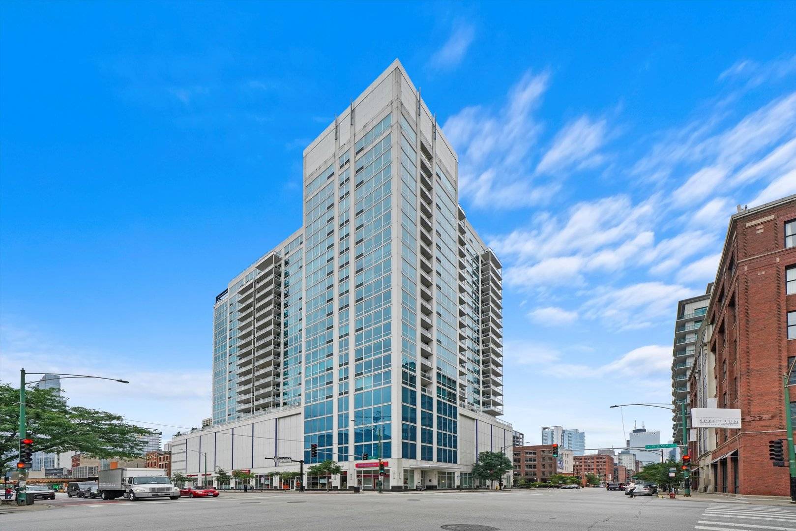 757 N Orleans ST #1305, Chicago, IL 60654