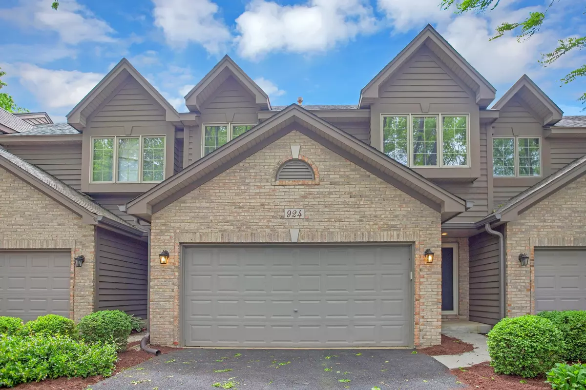 Elgin, IL 60123,924 Millcreek CIR