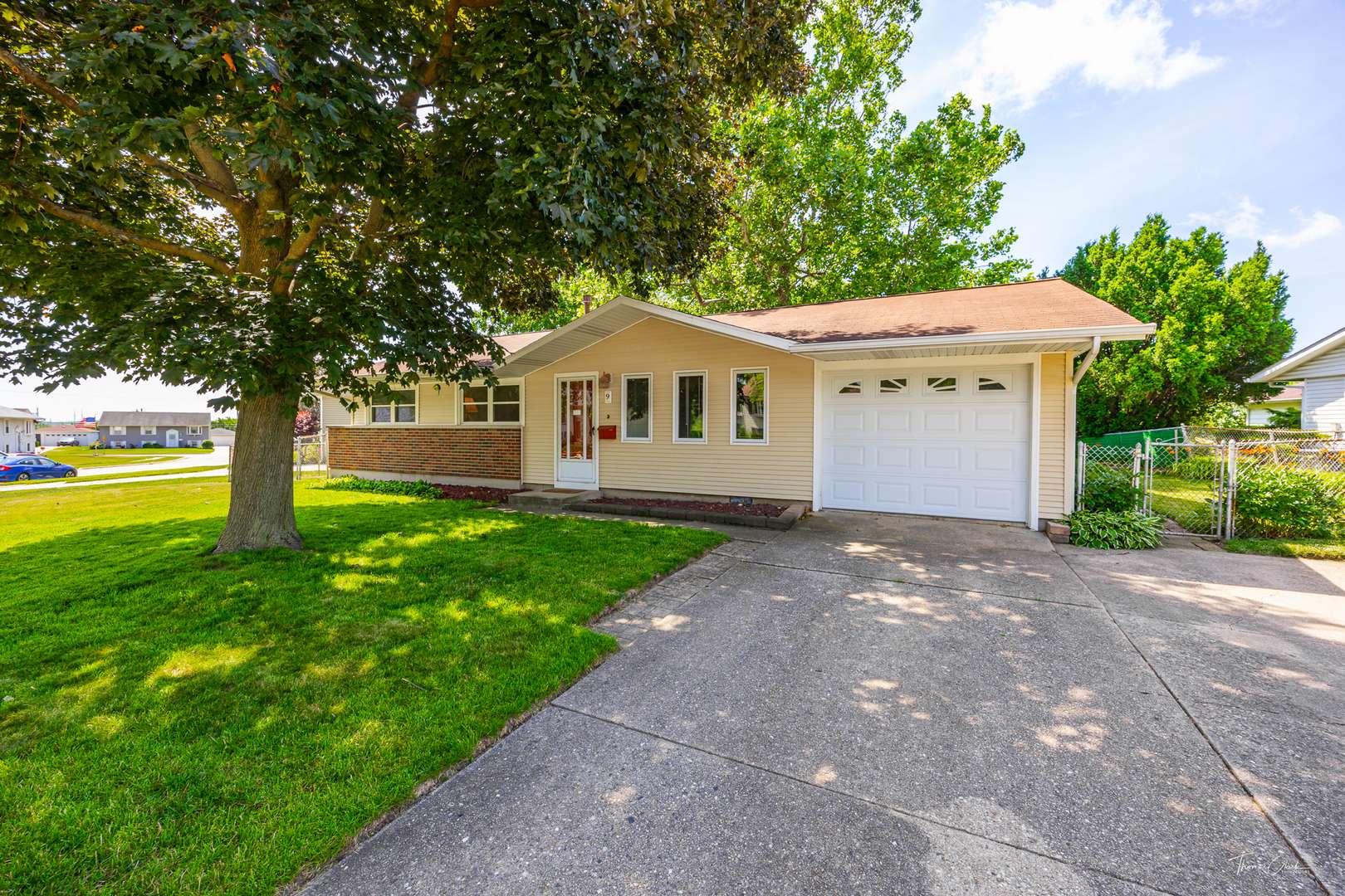 9 Beacon AVE, Romeoville, IL 60446