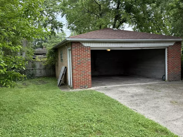 Markham, IL 60426,2352 W 157th PL