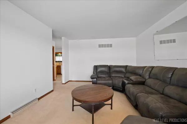 Gardner, IL 60424,215 E Parker ST
