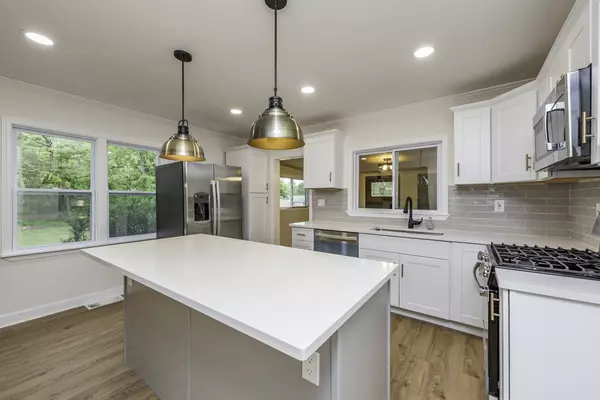 Beach Park, IL 60087,10980 W York House RD