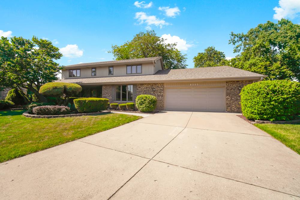 8353 Arrowhead LN, Orland Park, IL 60462