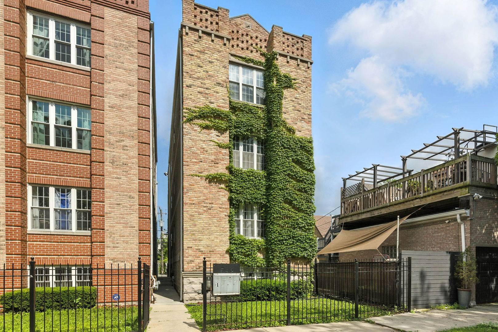 749 S Claremont AVE #4, Chicago, IL 60612