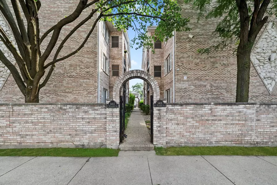 5407 N Milwaukee AVE #2B, Chicago, IL 60630