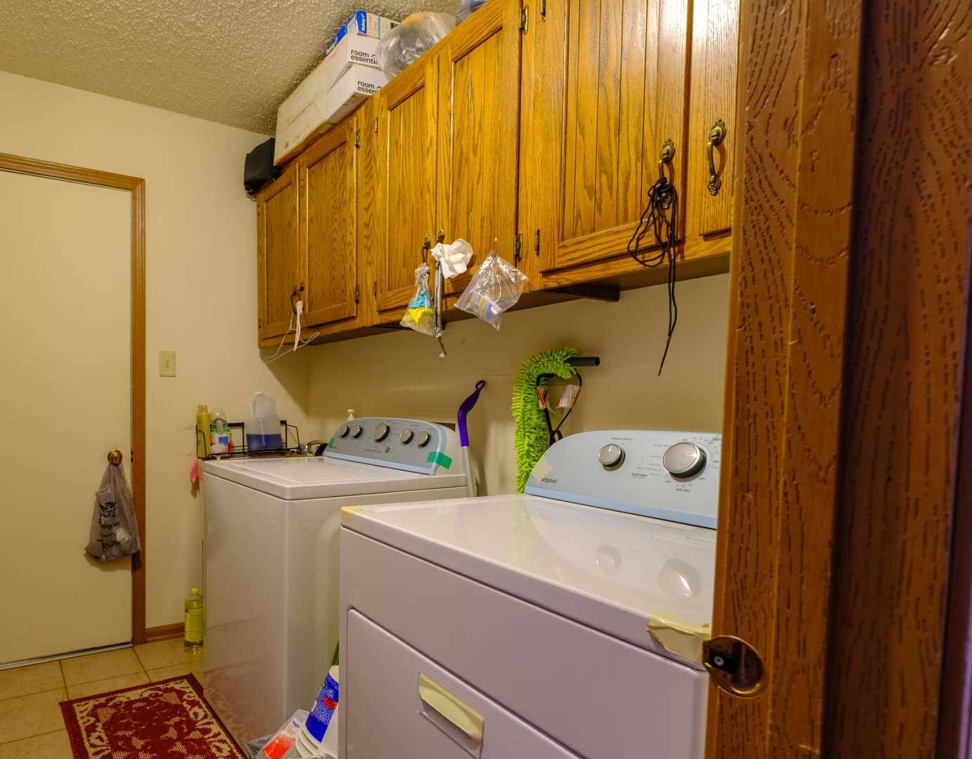 New Lenox, IL 60451,921 Shagbark RD #921