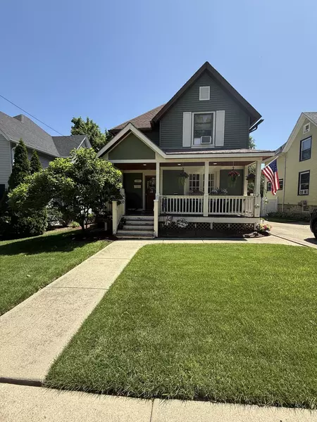 206 N 5th ST, St. Charles, IL 60174