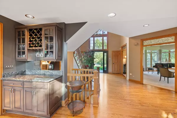 Inverness, IL 60010,110 Hillshire DR