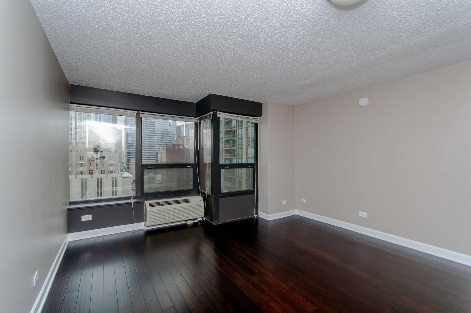 Chicago, IL 60611,30 E HURON ST #1303