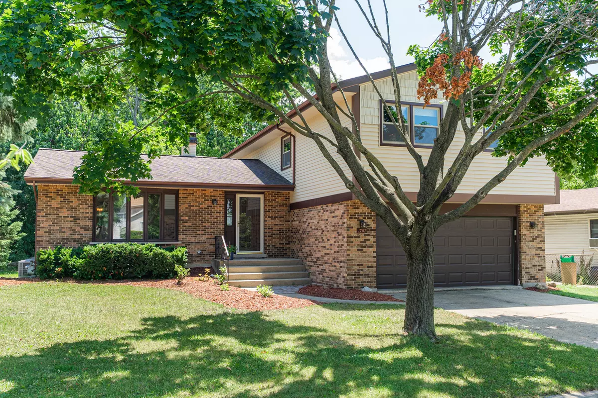Elk Grove Village, IL 60007,1707 Roosa LN
