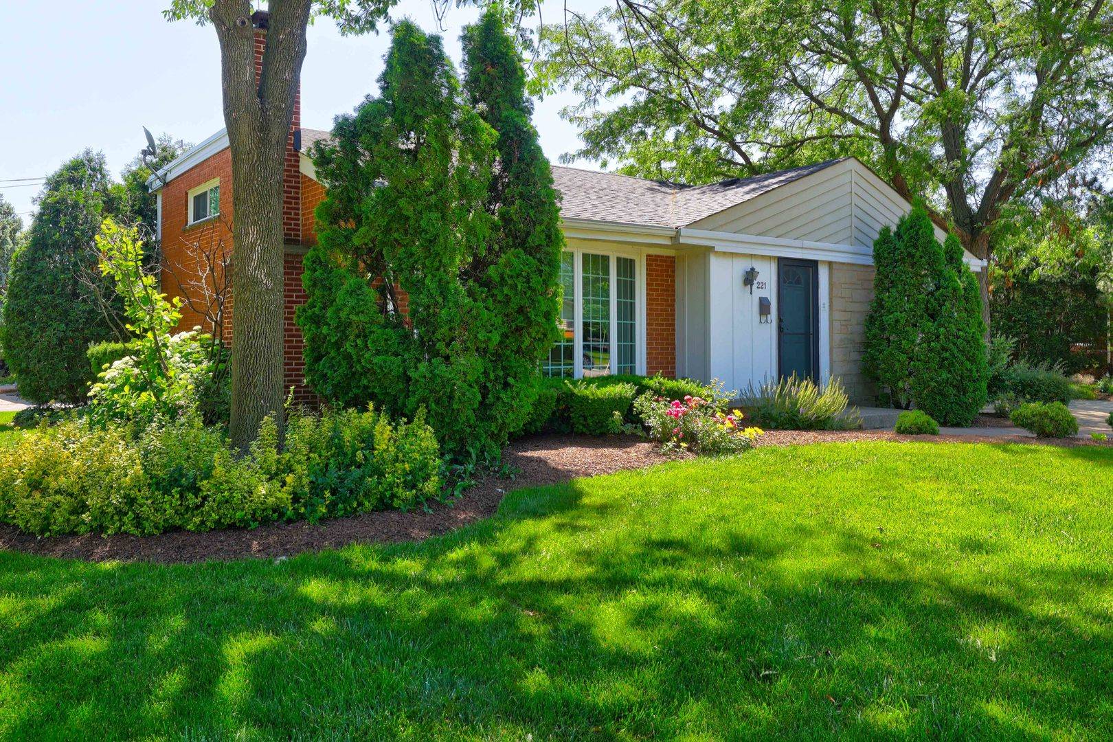 Elmhurst, IL 60126,221 S Fair AVE