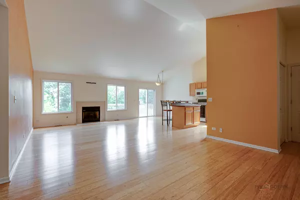 Hainesville, IL 60073,120 W Tall Oak DR