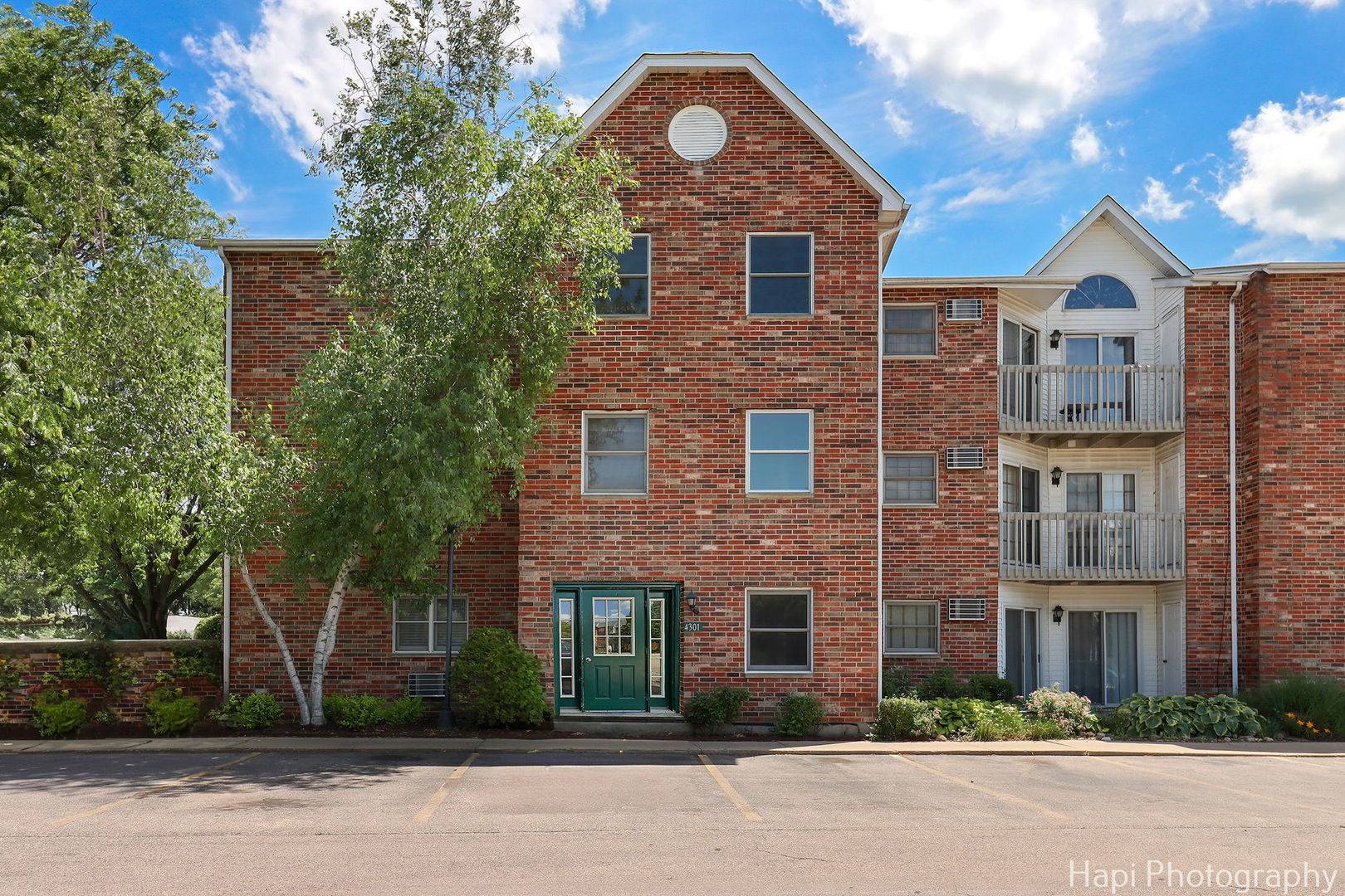 Mchenry, IL 60050,4301 Shamrock LN #3G