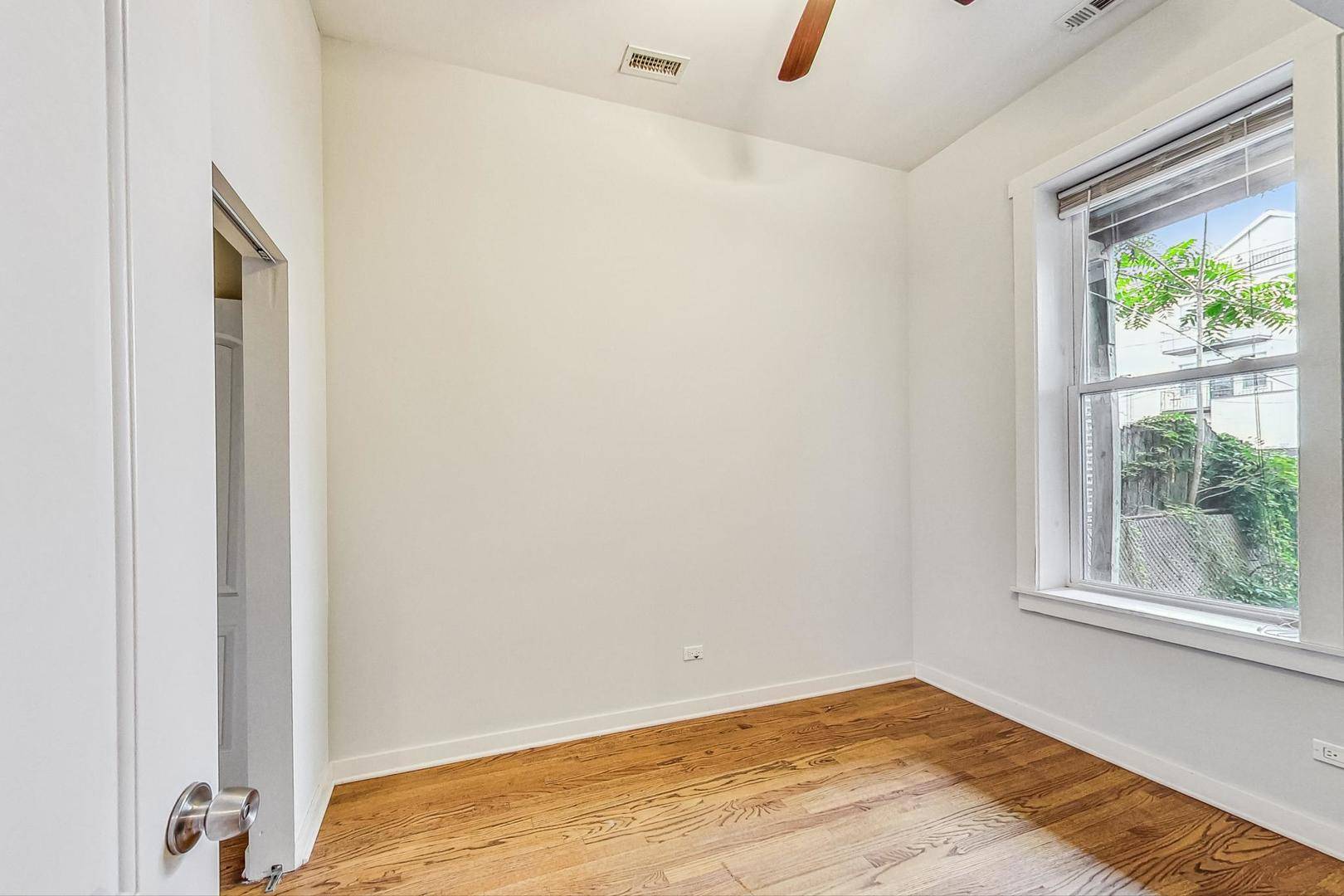 Chicago, IL 60622,1645 W Huron ST #3R