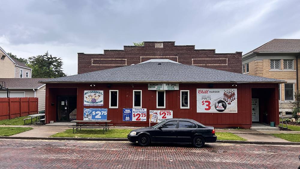 206 N Main ST, Mt. Carroll, IL 61053