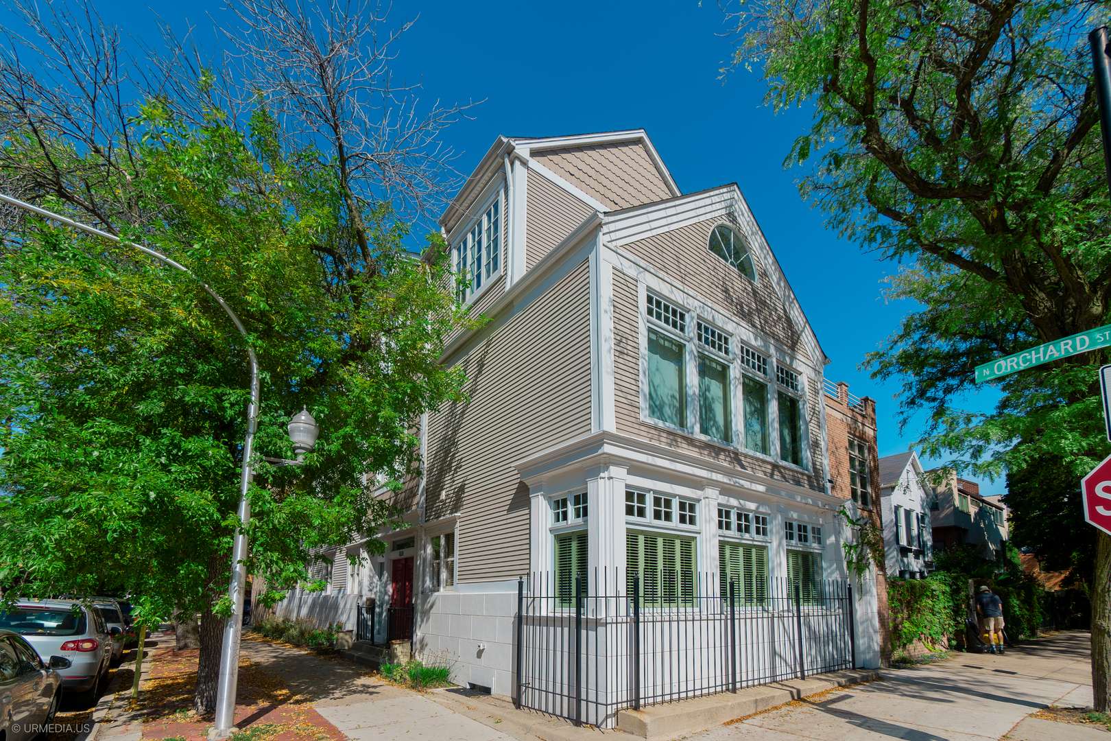 658 W WILLOW ST, Chicago, IL 60614