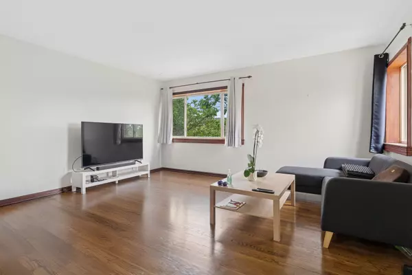 Evanston, IL 60202,835 Ridge AVE #508