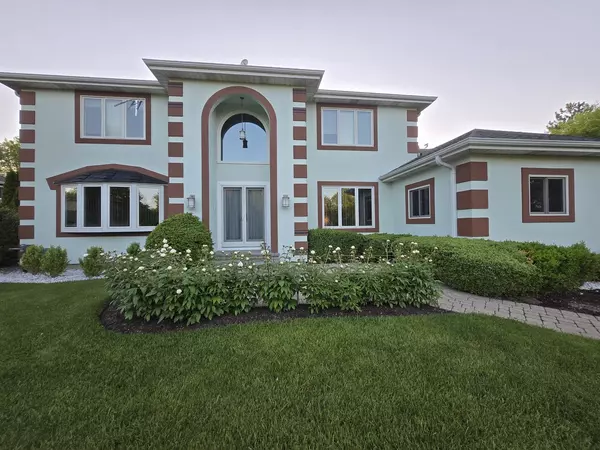 25805 N Arrowhead DR, Mundelein, IL 60060