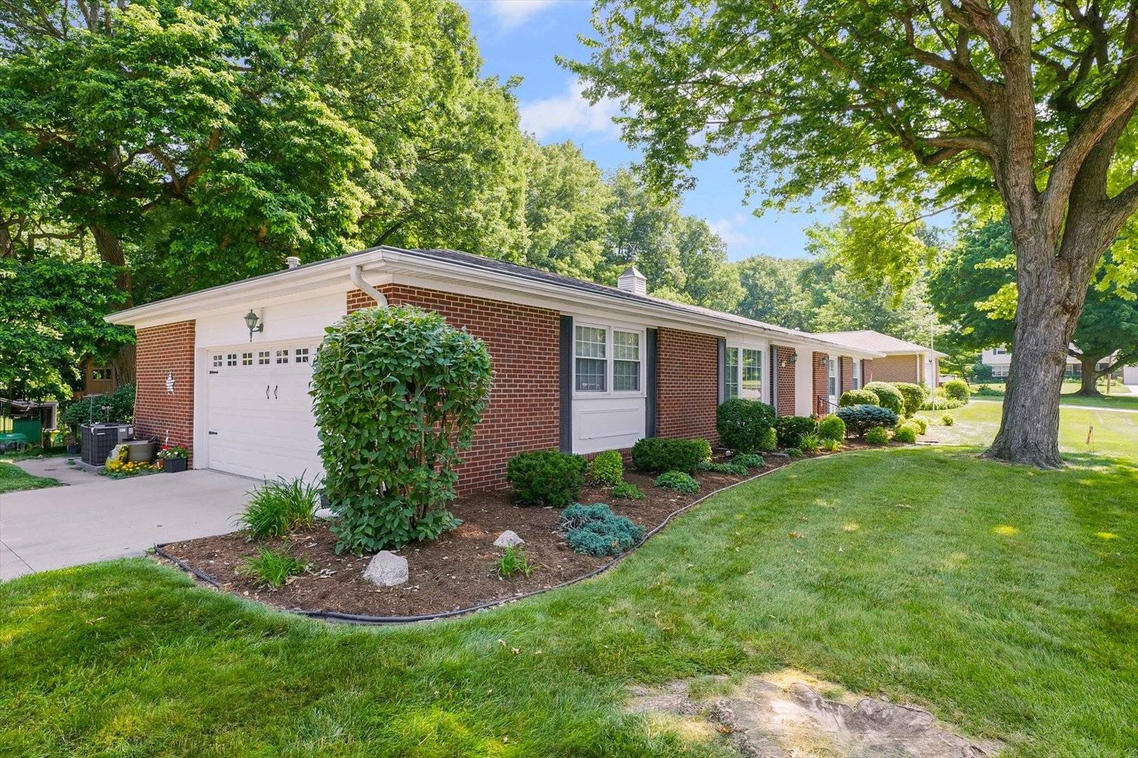 Danville, IL 61832,31 Sheral DR
