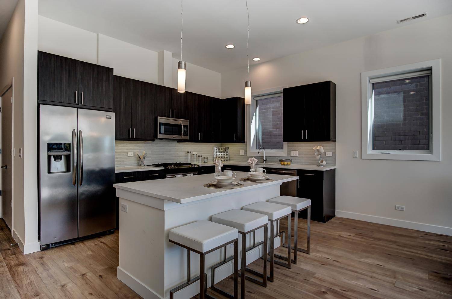 Chicago, IL 60618,2528 W Addison ST #3W