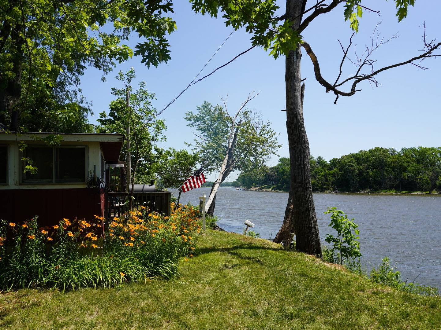 Byron, IL 61010,7084 N River RD