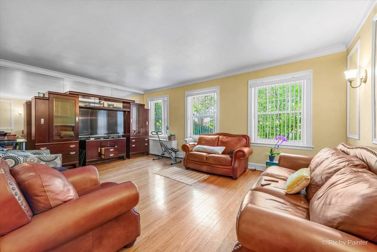 Chicago, IL 60659,6121 N Hoyne AVE #1S