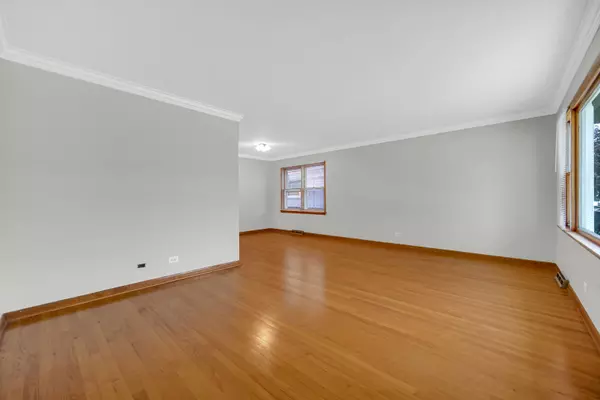 Lansing, IL 60438,2621 Ridge RD