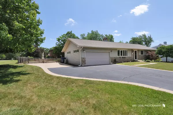 36417 N Lawrence CT, Lake Villa, IL 60046
