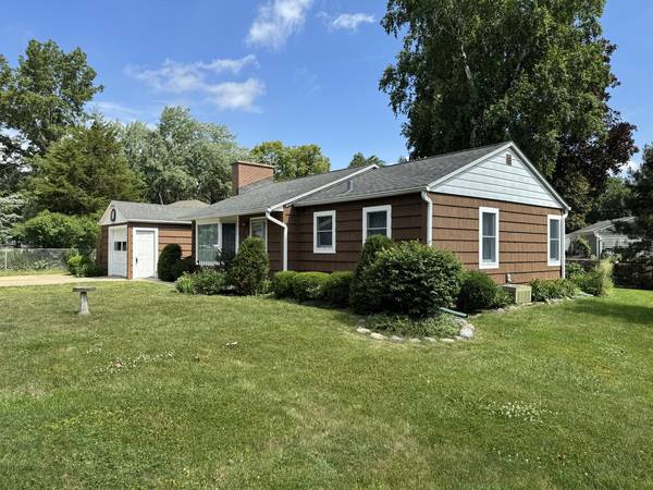 Crystal Lake, IL 60014,26 Hill DR