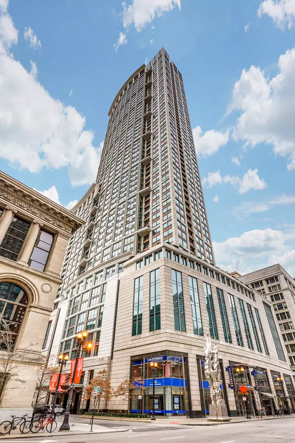 130 N Garland CT #1411, Chicago, IL 60602