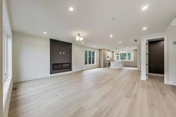 Downers Grove, IL 60516,5830 Brookbank RD