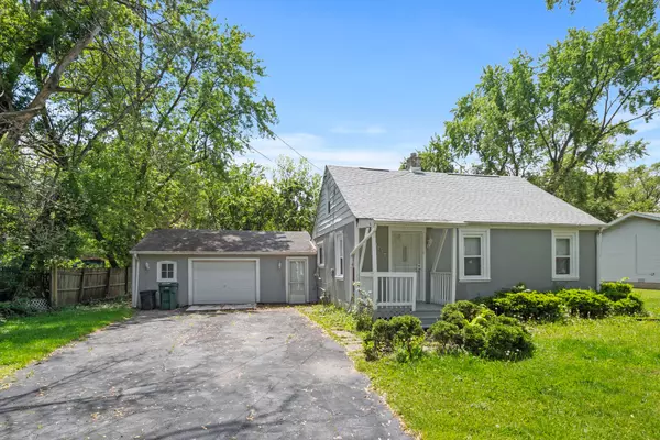 3737 Rose Manor TER, Markham, IL 60428