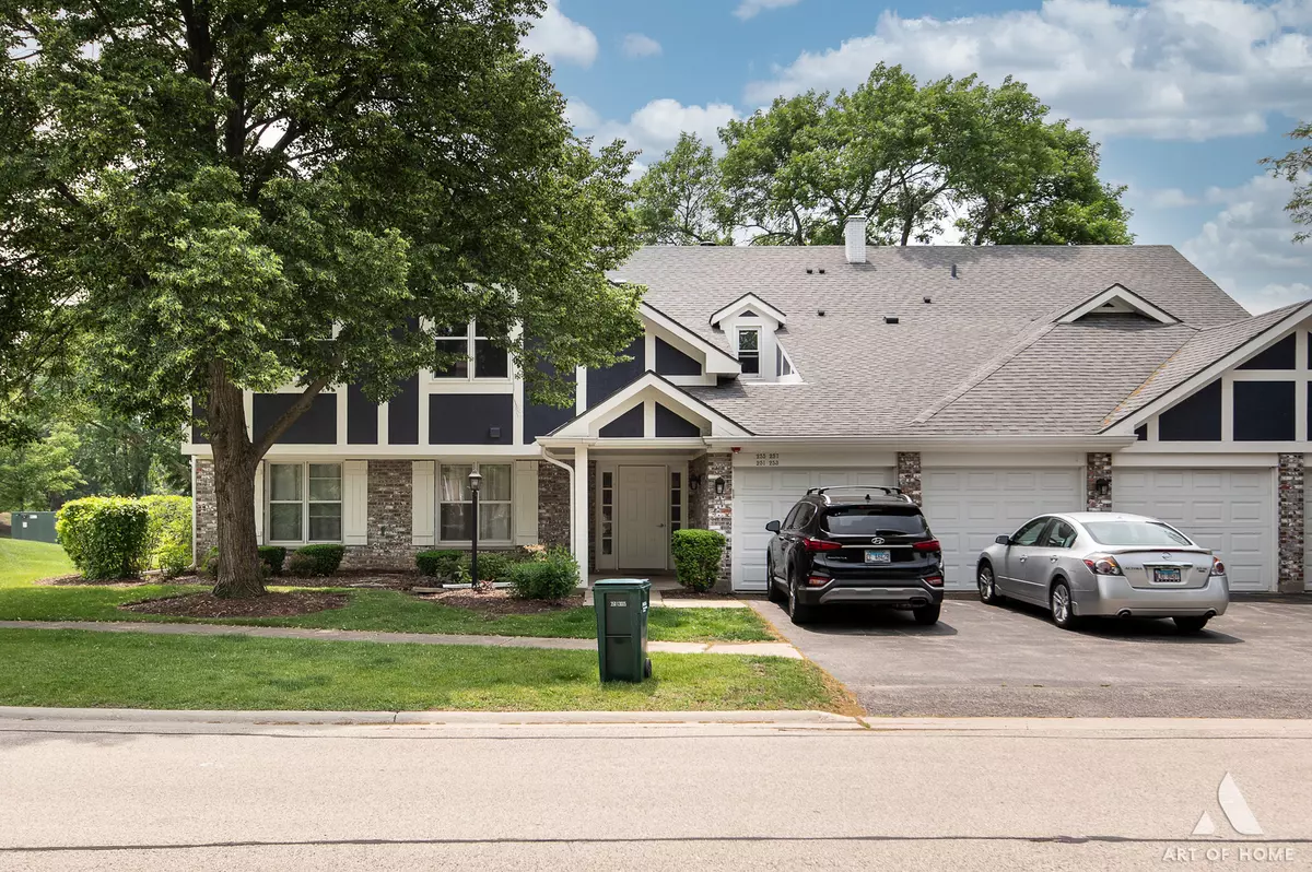 Vernon Hills, IL 60061,257 Coventry CIR #136