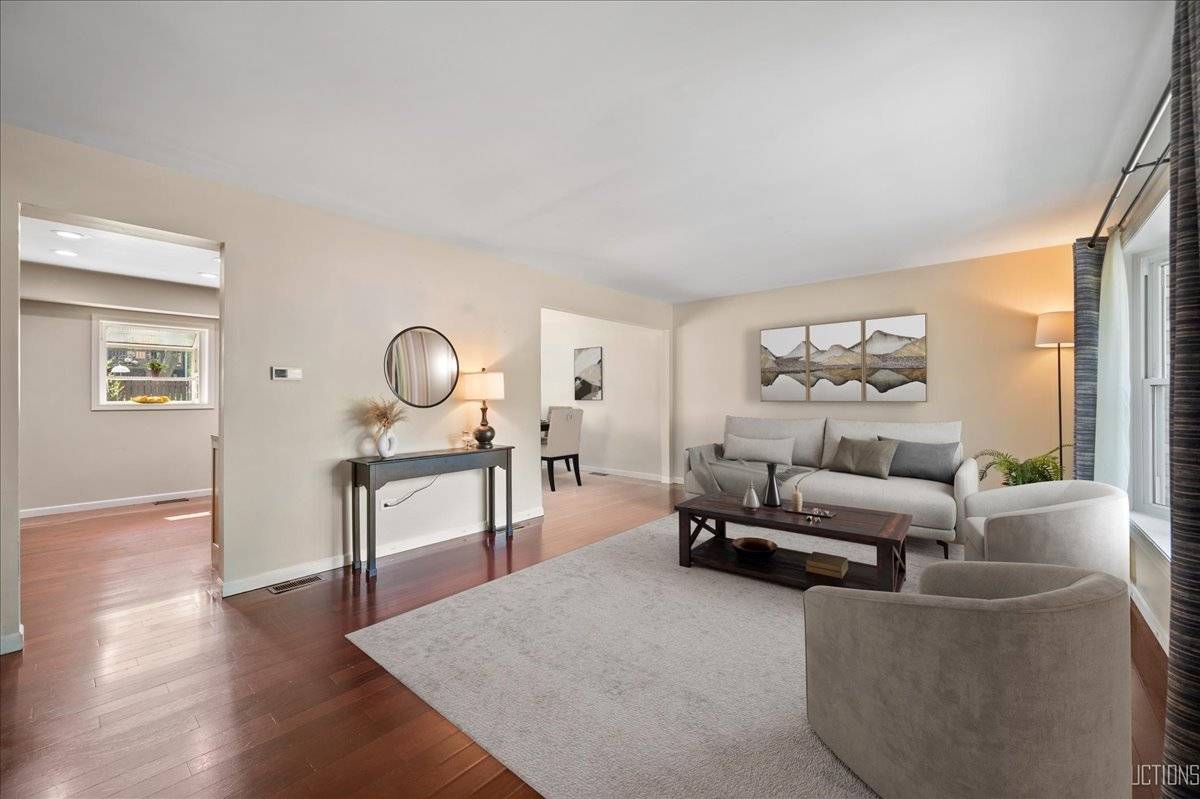 Cary, IL 60013,6416 W Rawson Bridge RD W
