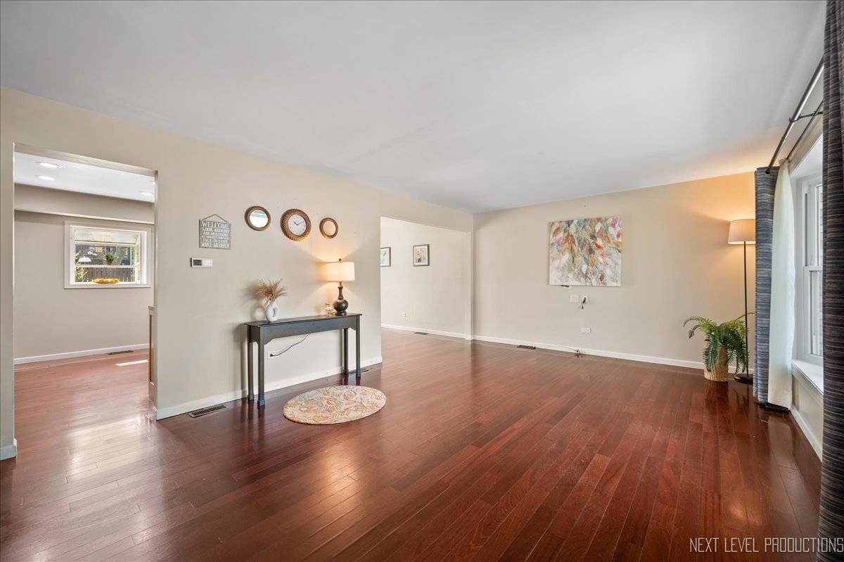 Cary, IL 60013,6416 W Rawson Bridge RD W