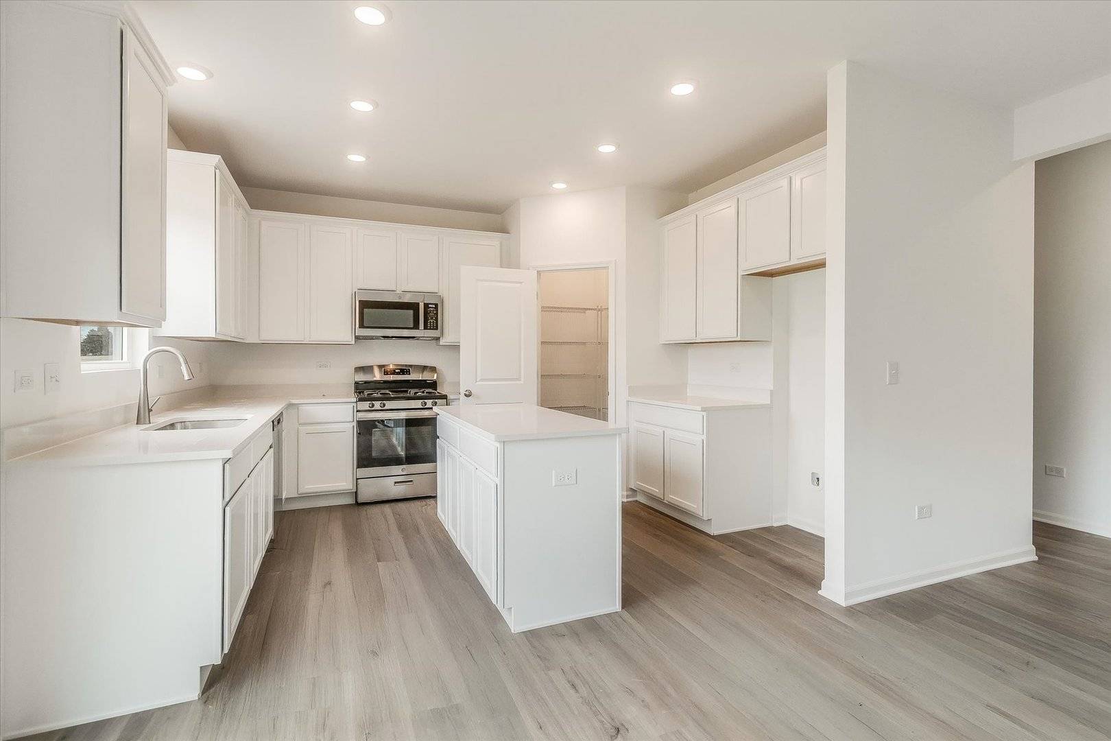 Oswego, IL 60543,301 Monica LN