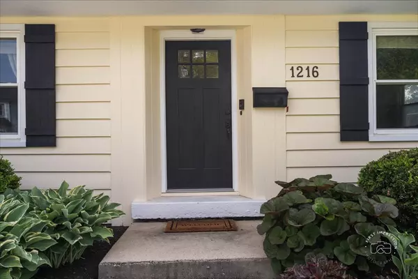 Naperville, IL 60563,1216 N Main ST