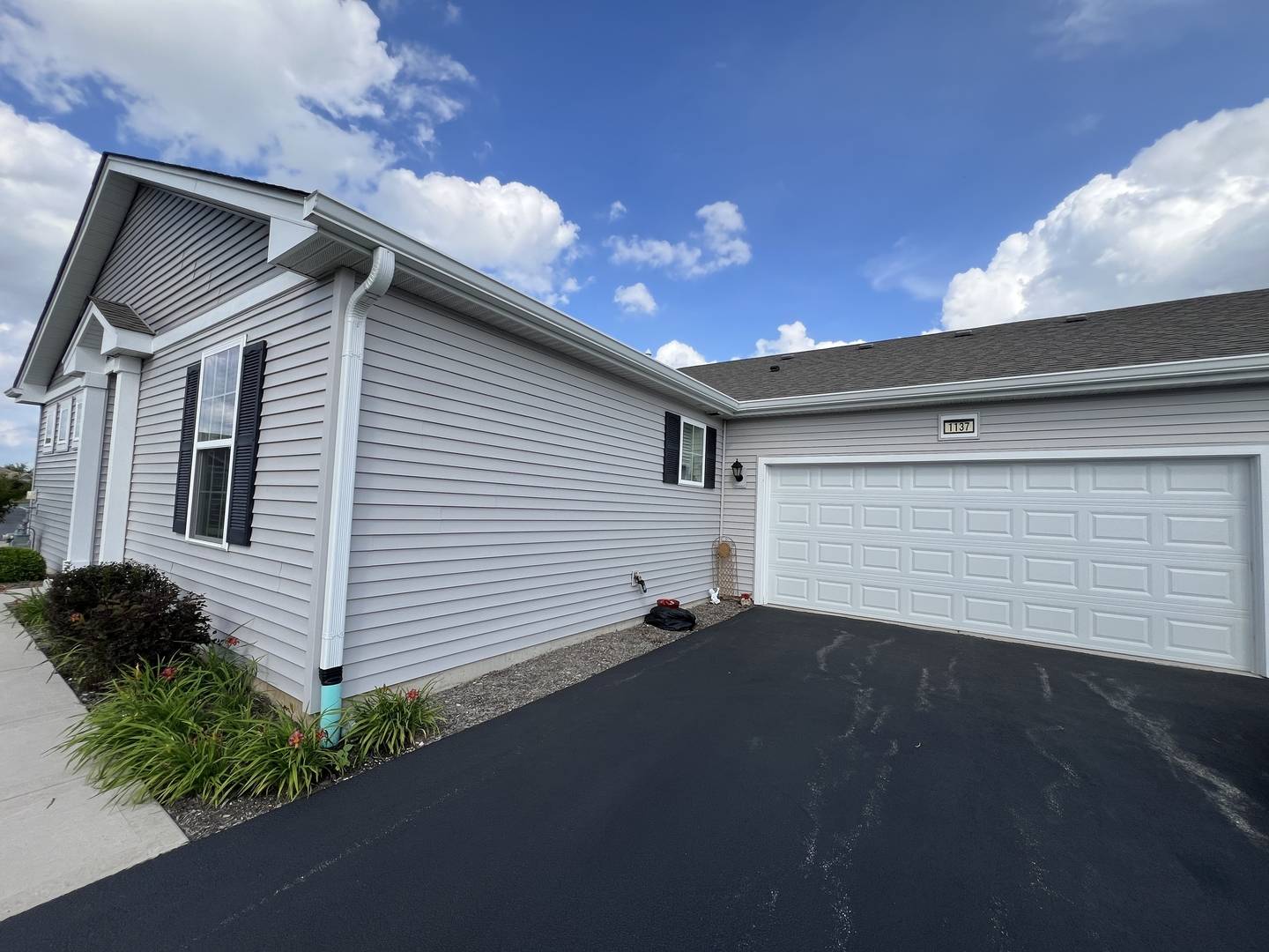 Pingree Grove, IL 60140,1137 Crestview LN