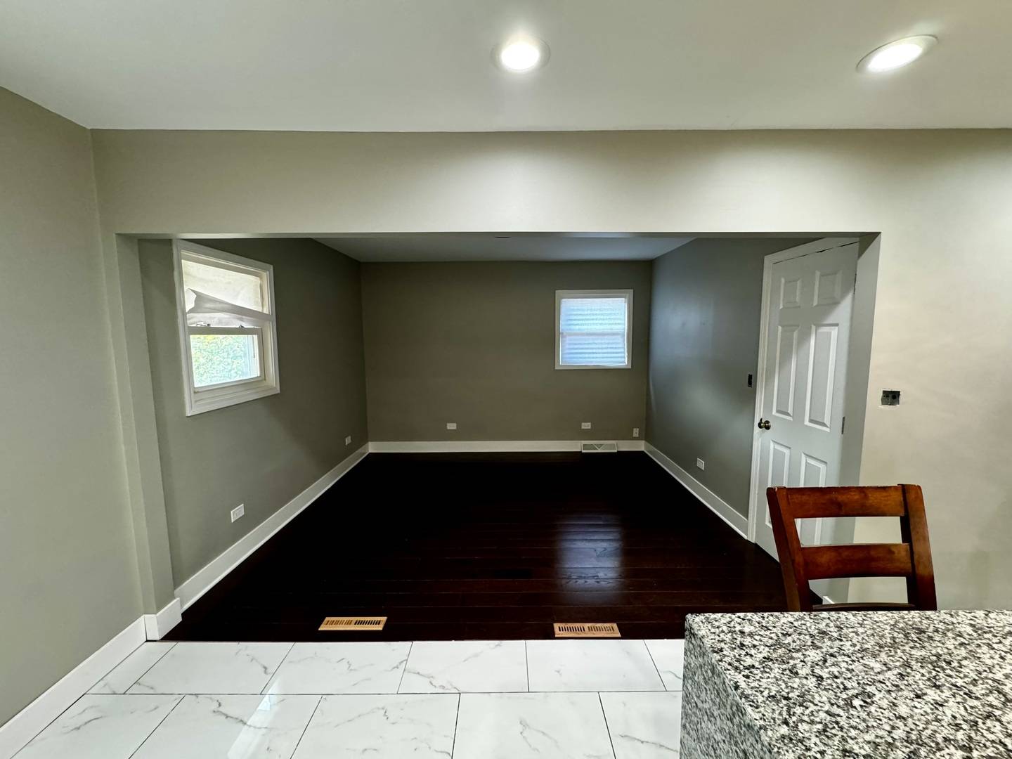 Burbank, IL 60459,7772 Lawler AVE